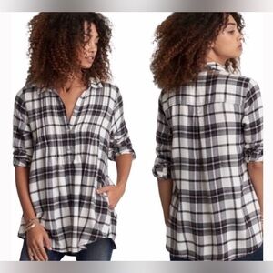 American Eagle Outfitters Jegging Fit Black & White Plaid Flannel Shirt Size M
